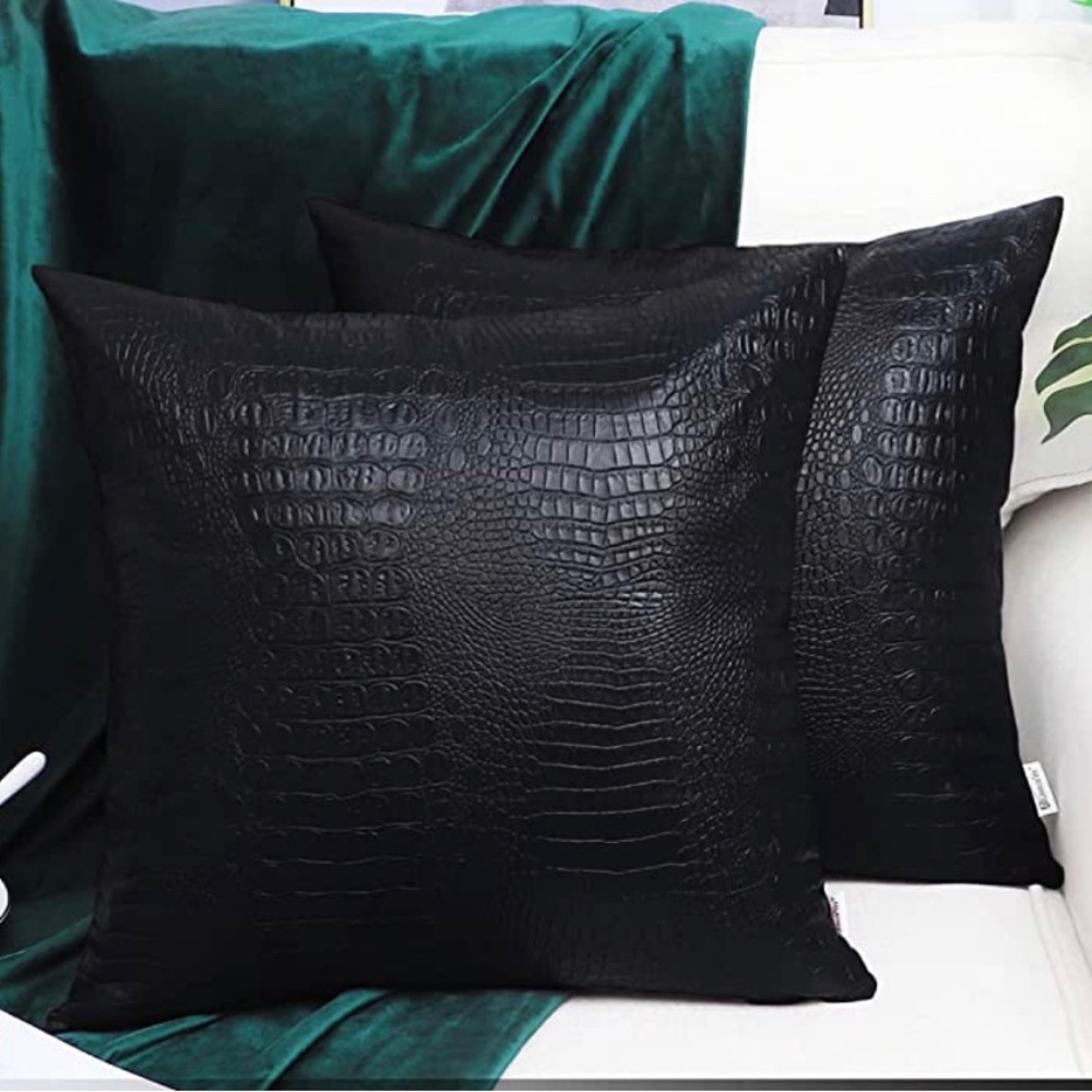Brawarm crocodile decorative accent pillow